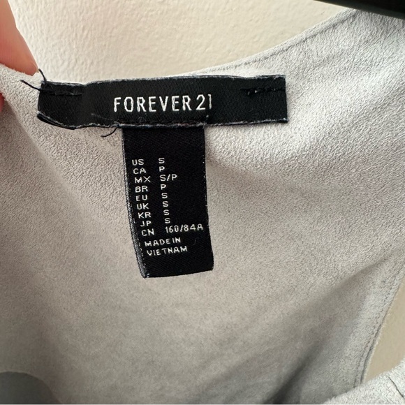 Soft gray crop top - Picture 3 of 3